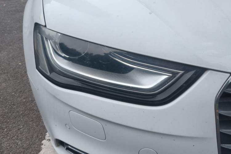 Used Audi A4L 2013 35 TFSI Automatic Comfort Model Right Front Headlight
