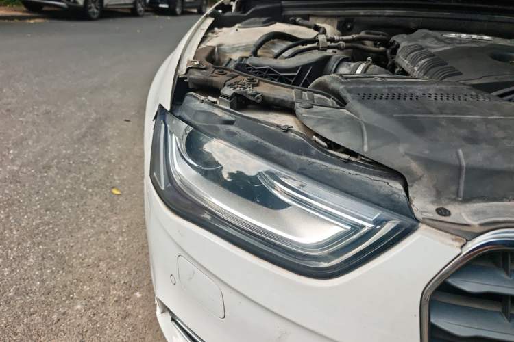 Used Audi A4L 2013 35 TFSI Automatic Standard Model Right Front Headlight