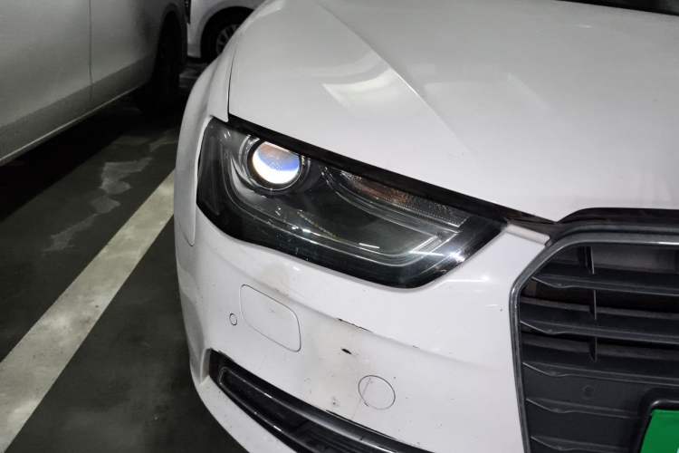 Used Audi A4L 2013 35 TFSI Automatic Standard Model Right Front Headlight