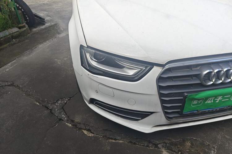 Used Audi A4L 2013 35 TFSI Automatic Standard Model Right Front Headlight