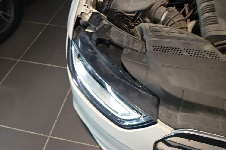 Used Audi A4L 2013 35 TFSI Automatic Standard Model Right Front Headlight