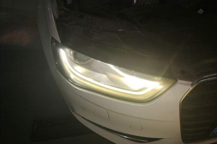 Used Audi A4L 2013 35 TFSI Automatic Comfort Model Right Front Headlight