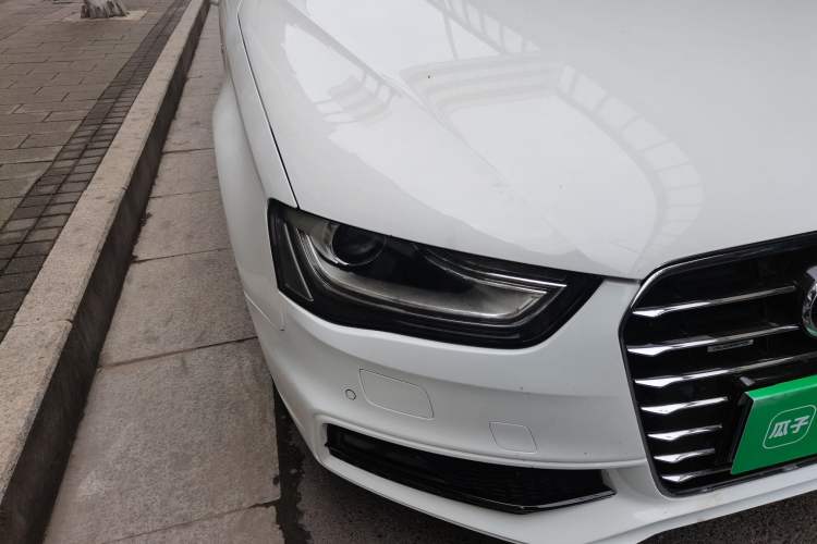 Used Audi A4L 2013 35 TFSI Automatic Technology Edition Right Front Headlight