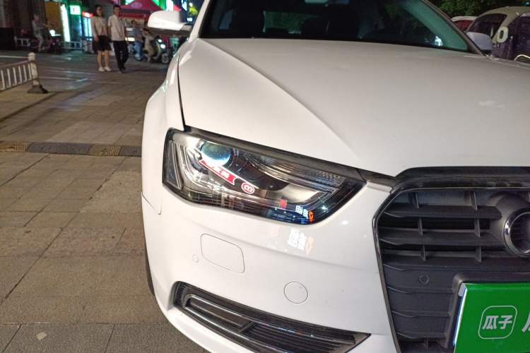 Used Audi A4L 2013 35 TFSI Automatic Standard Model Right Front Headlight