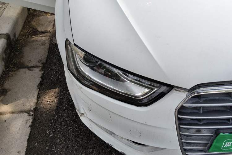 Used Audi A4L 2013 35 TFSI Automatic Standard Model Right Front Headlight