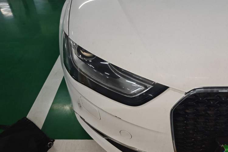 Used Audi A4L 2013 35 TFSI Automatic Comfort Model Right Front Headlight