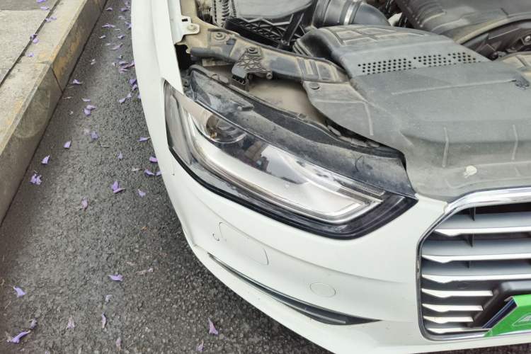 Used Audi A4L 2013 35 TFSI Automatic Standard Model Right Front Headlight