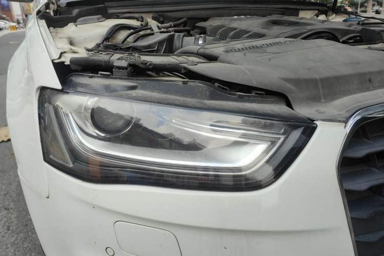 Used Audi A4L 2013 35 TFSI Automatic Comfort Model Right Front Headlight