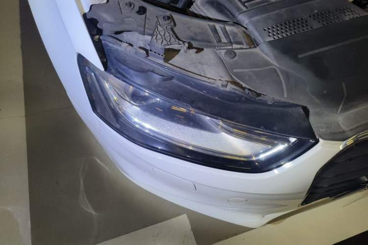 Used Audi A4L 2013 35 TFSI Automatic Comfort Model Right Front Headlight