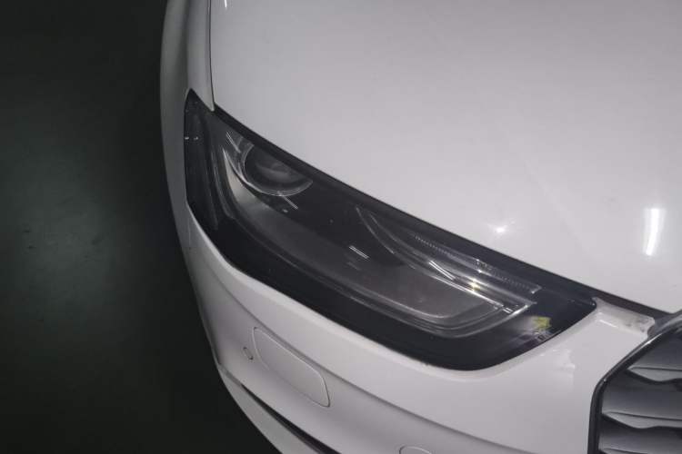 Used Audi A4L 2013 35 TFSI Automatic Standard Model Right Front Headlight