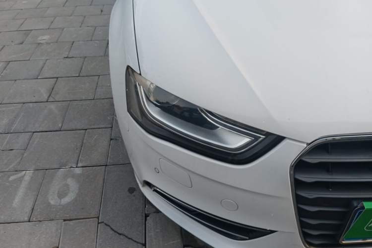 Used Audi A4L 2013 35 TFSI Automatic Standard Model Right Front Headlight