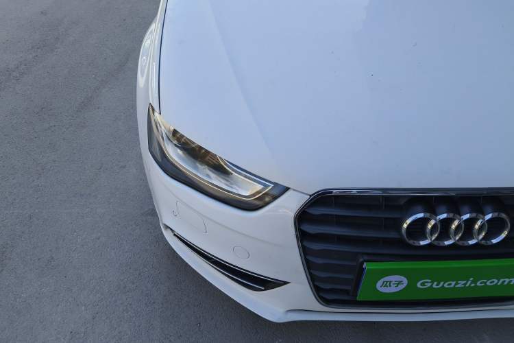 Used Audi A4L 2013 35 TFSI Automatic Standard Model Right Front Headlight