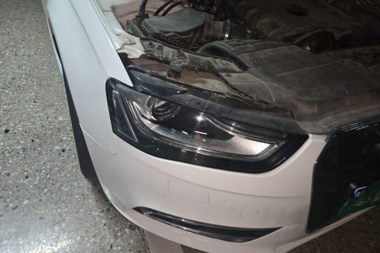 Used Audi A4L 2013 35 TFSI Automatic Comfort Model Right Front Headlight