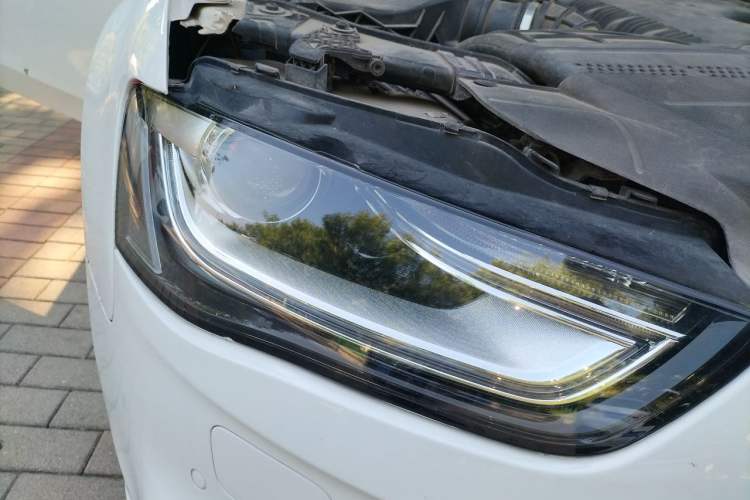 Used Audi A4L 2013 35 TFSI Automatic Comfort Model Right Front Headlight