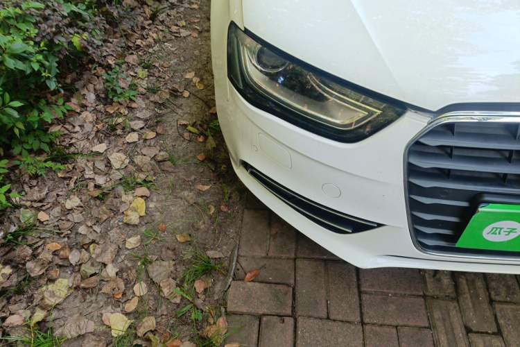 Used Audi A4L 2013 35 TFSI Automatic Standard Model Right Front Headlight