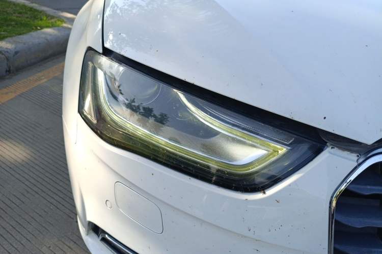 Used Audi A4L 2013 35 TFSI Automatic Standard Model Right Front Headlight