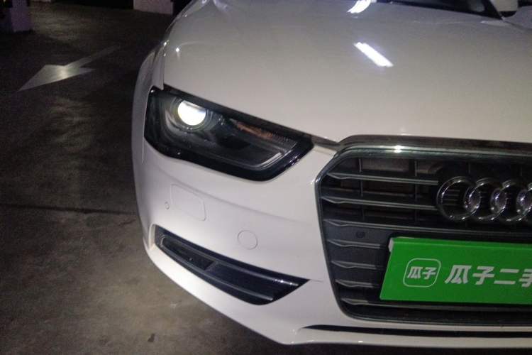 Used Audi A4L 2013 35 TFSI Automatic Comfort Model Right Front Headlight