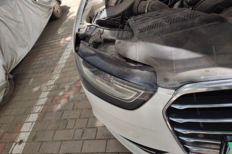 Used Audi A4L 2013 35 TFSI Automatic Comfort Model Right Front Headlight