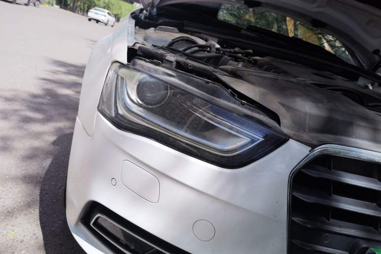 Used Audi A4L 2013 35 TFSI Automatic Comfort Model Right Front Headlight