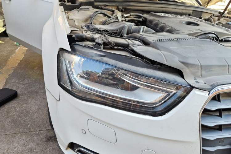 Used Audi A4L 2013 35 TFSI Automatic Standard Model Right Front Headlight