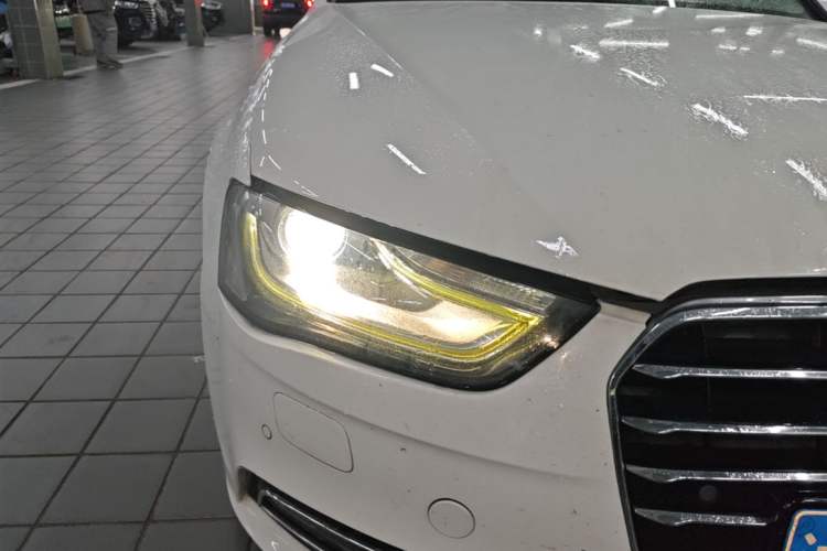 Used Audi A4L 2013 35 TFSI Automatic Standard Model Right Front Headlight