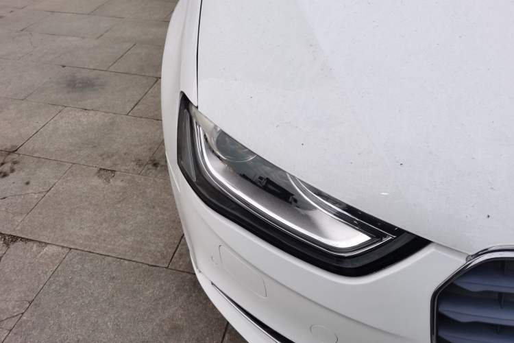 Used Audi A4L 2013 35 TFSI Automatic Comfort Model Right Front Headlight