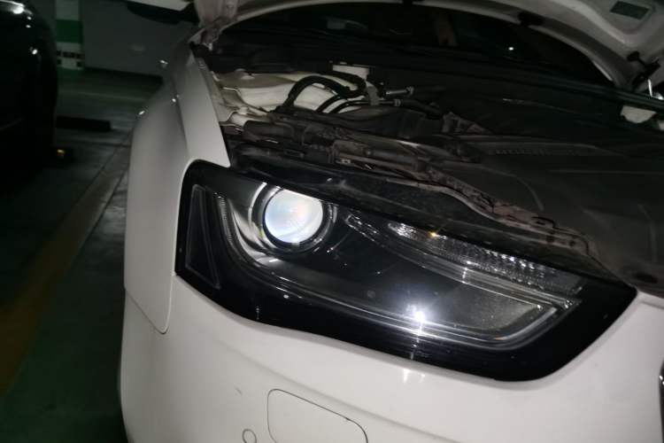 Used Audi A4L 2013 35 TFSI Automatic Comfort Model Right Front Headlight