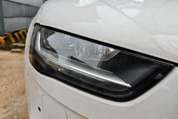 Used Audi A4L 2013 30 TFSI Automatic Comfort Model Right Front Headlight