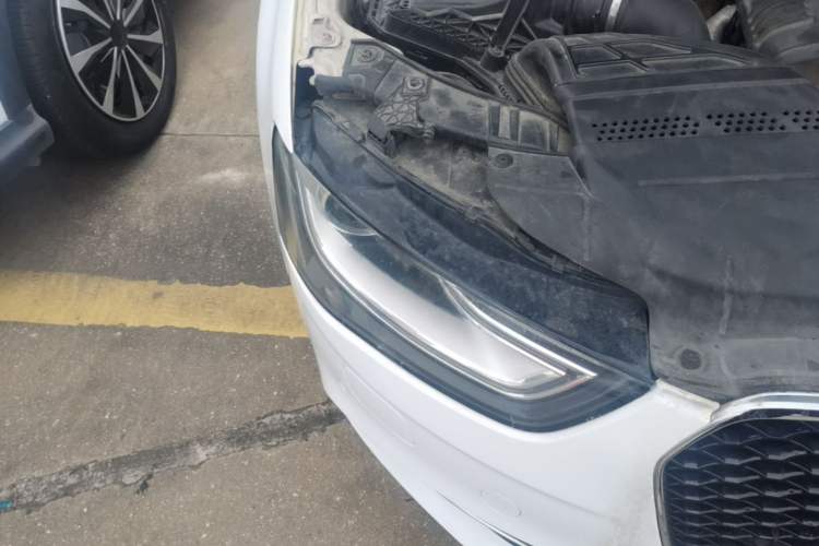 Used Audi A4L 2013 35 TFSI Automatic Standard Model Right Front Headlight