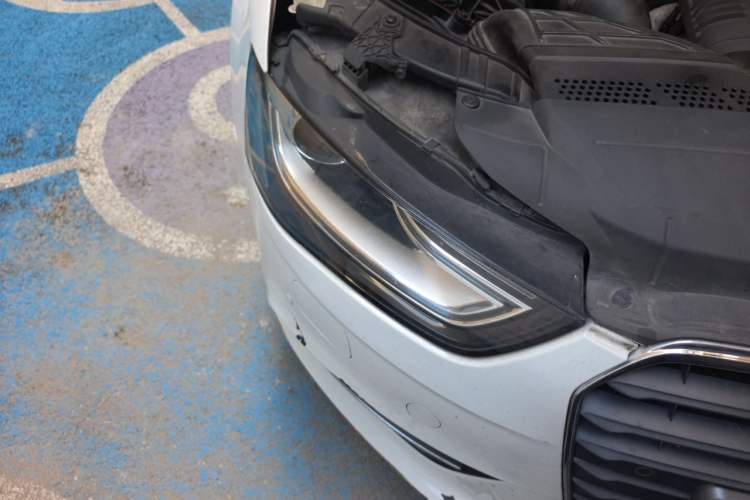 Used Audi A4L 2013 35 TFSI Automatic Standard Model Right Front Headlight