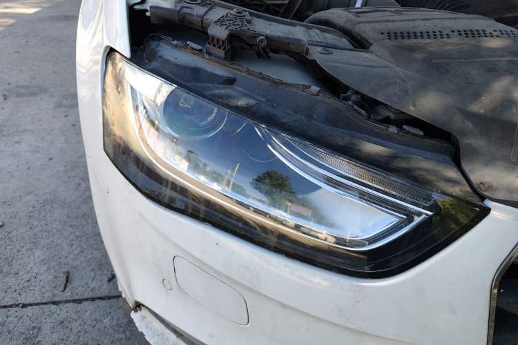 Used Audi A4L 2013 35 TFSI Automatic Standard Model Right Front Headlight