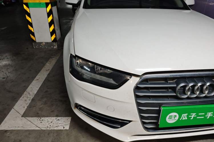 Used Audi A4L 2013 30 TFSI Automatic Comfort Model Right Front Headlight