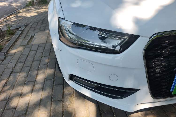 Used Audi A4L 2013 35 TFSI Automatic Standard Model Right Front Headlight