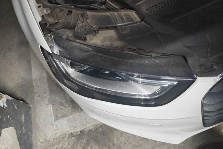 Used Audi A4L 2013 35 TFSI Automatic Comfort Model Right Front Headlight