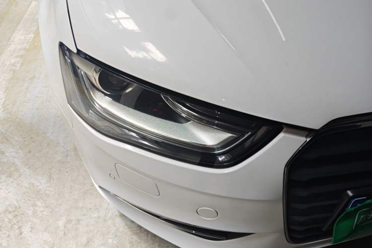 Used Audi A4L 2013 35 TFSI Automatic Comfort Model Right Front Headlight