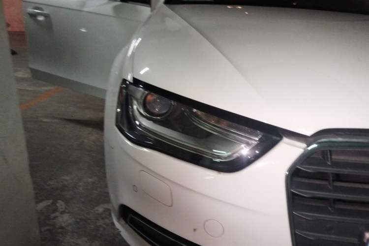Used Audi A4L 2013 35 TFSI Automatic Comfort Model Right Front Headlight