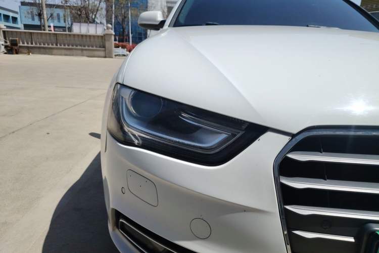 Used Audi A4L 2013 35 TFSI Automatic Standard Model Right Front Headlight