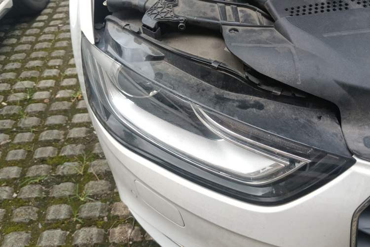 Used Audi A4L 2013 35 TFSI Automatic Standard Model Right Front Headlight