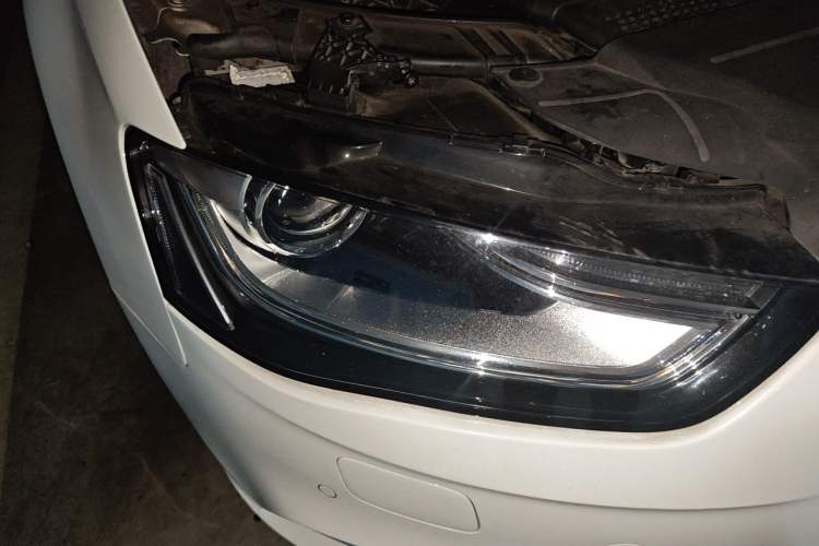 Used Audi A4L 2013 35 TFSI Automatic Standard Model Right Front Headlight