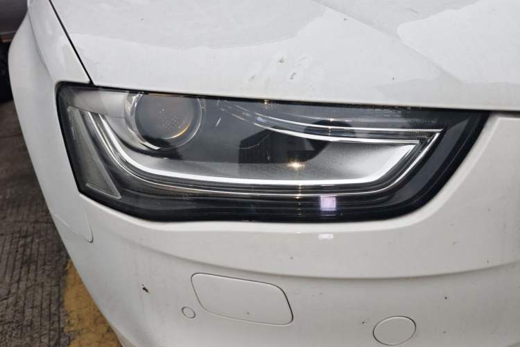 Used Audi A4L 2013 35 TFSI Automatic Comfort Model Right Front Headlight