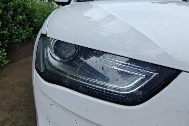 Used Audi A4L 2013 35 TFSI Automatic Standard Model Right Front Headlight