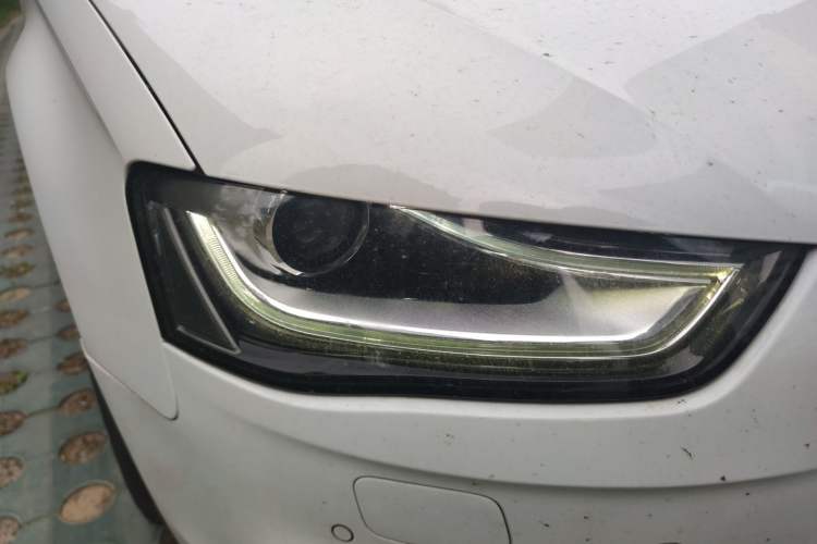 Used Audi A4L 2013 35 TFSI Automatic Standard Model Right Front Headlight