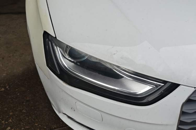 Used Audi A4L 2013 35 TFSI Automatic Standard Model Right Front Headlight