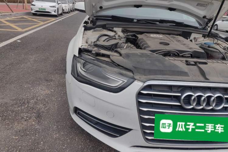 Used Audi A4L 2013 35 TFSI Automatic Standard Model Right Front Headlight