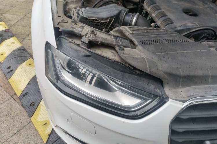Used Audi A4L 2013 35 TFSI Automatic Standard Model Right Front Headlight
