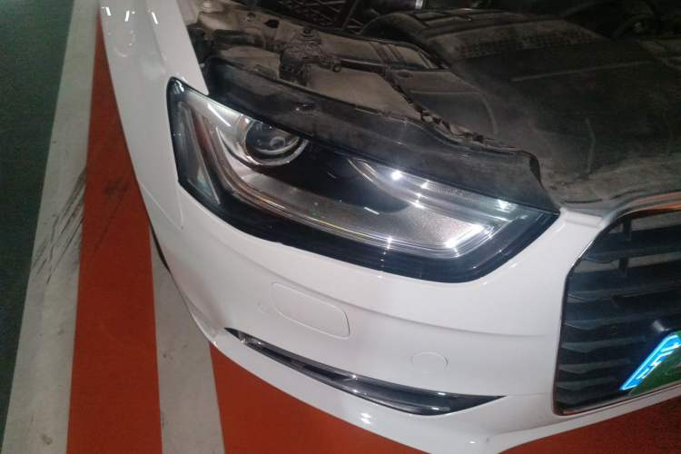 Used Audi A4L 2013 35 TFSI Automatic Comfort Model Right Front Headlight