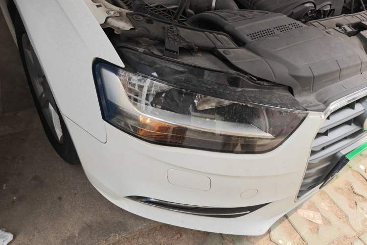 Used Audi A4L 2013 30 TFSI Automatic Comfort Model Right Front Headlight