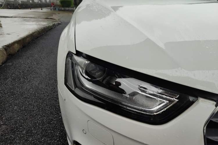 Used Audi A4L 2013 35 TFSI Automatic Comfort Model Right Front Headlight