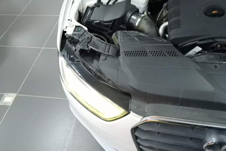 Used Audi A4L 2013 35 TFSI Automatic Standard Model Right Front Headlight