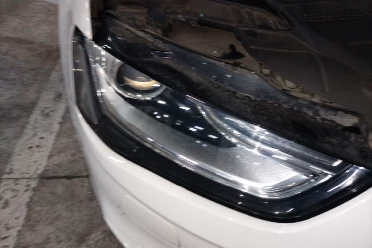 Used Audi A4L 2013 35 TFSI Automatic Standard Model Right Front Headlight